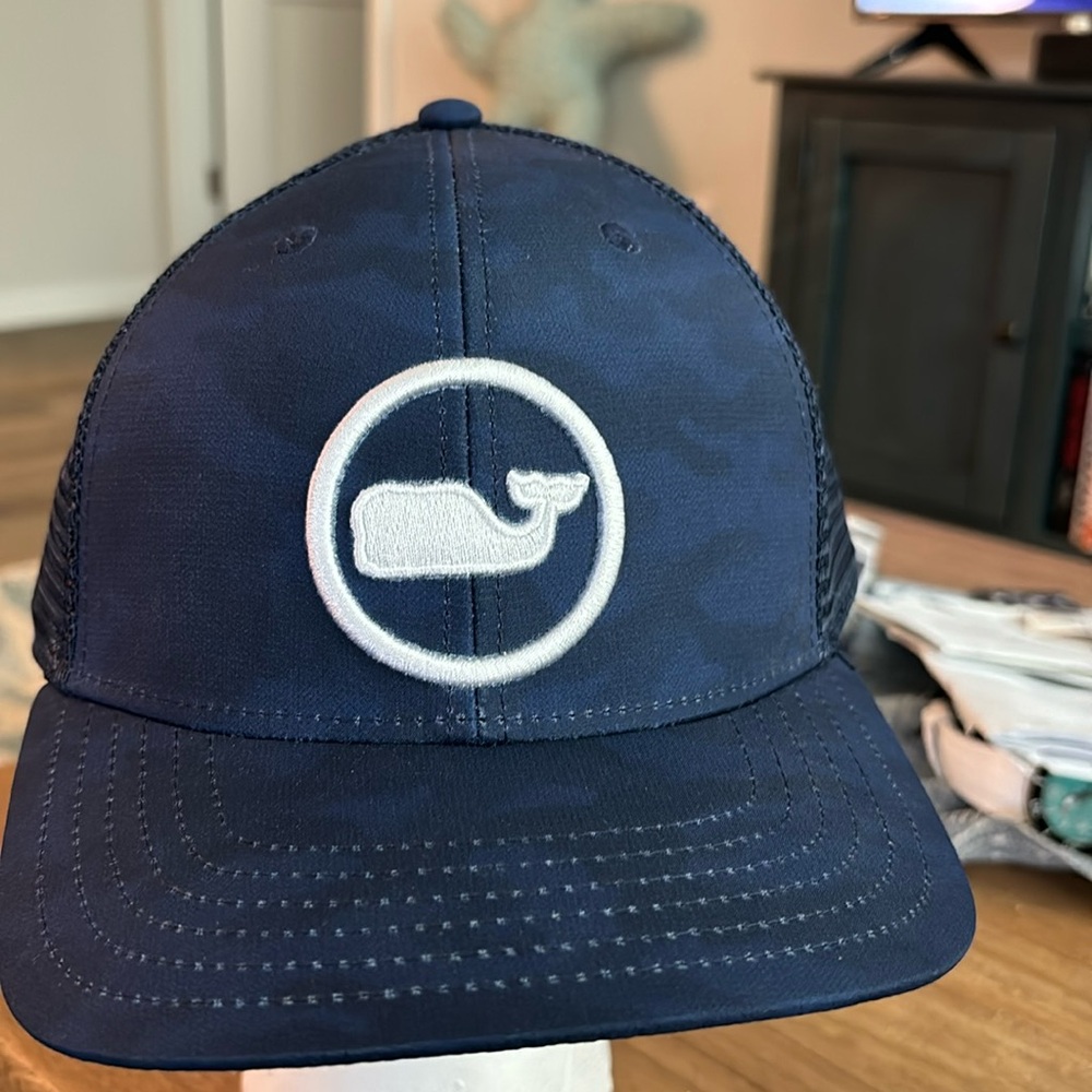 NWT Vineyard Vines Navy Camo Adjustable Trucker Hat
